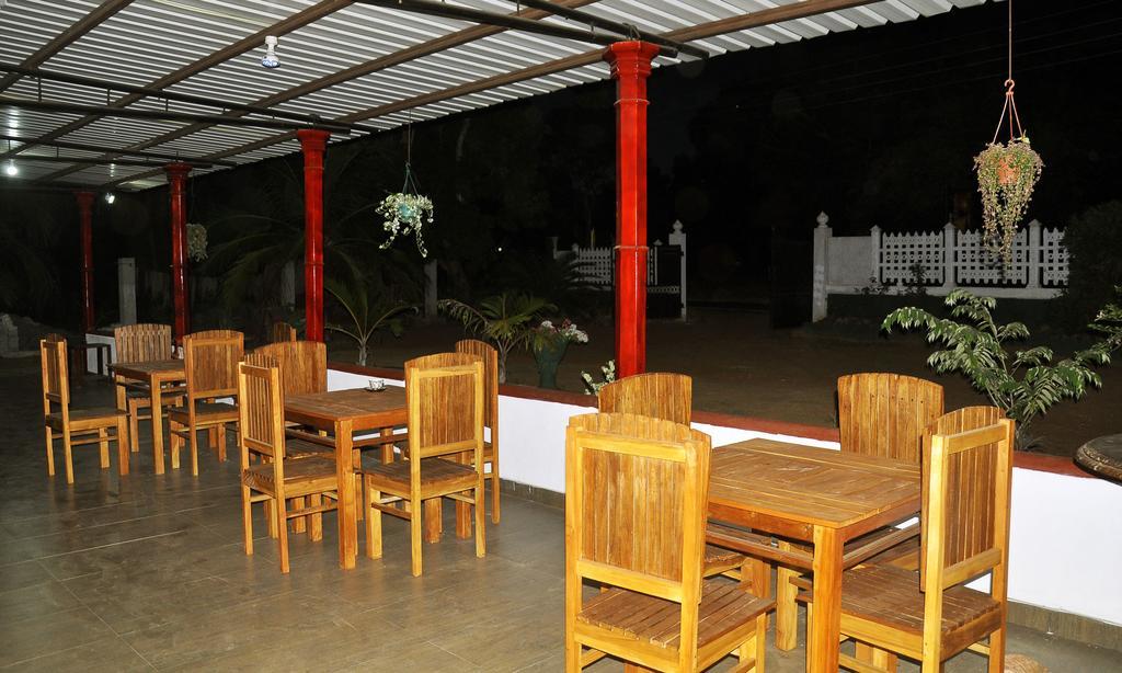 Hotel Flamingo Anuradhápura Exteriér fotografie