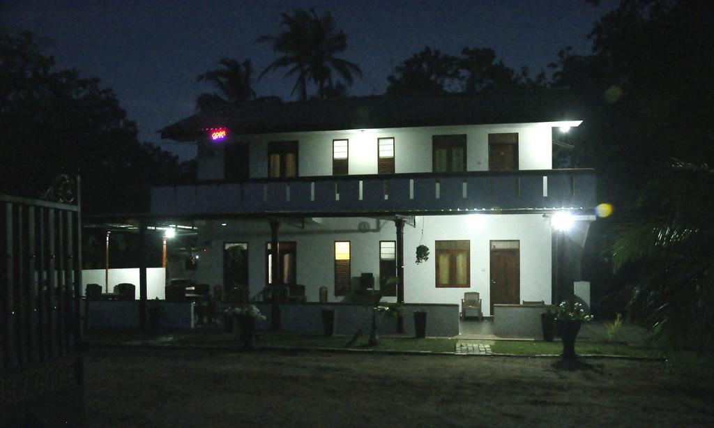 Hotel Flamingo Anuradhápura Exteriér fotografie